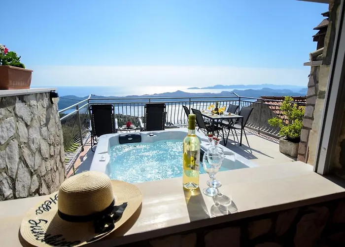 Kate בית נופש *